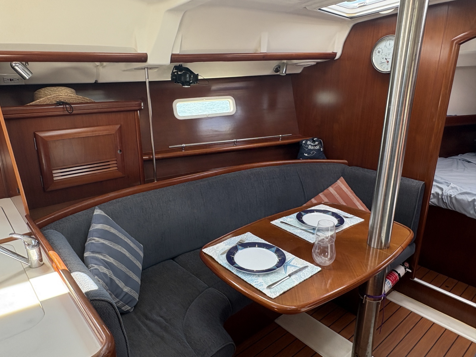 2006 Beneteau 373