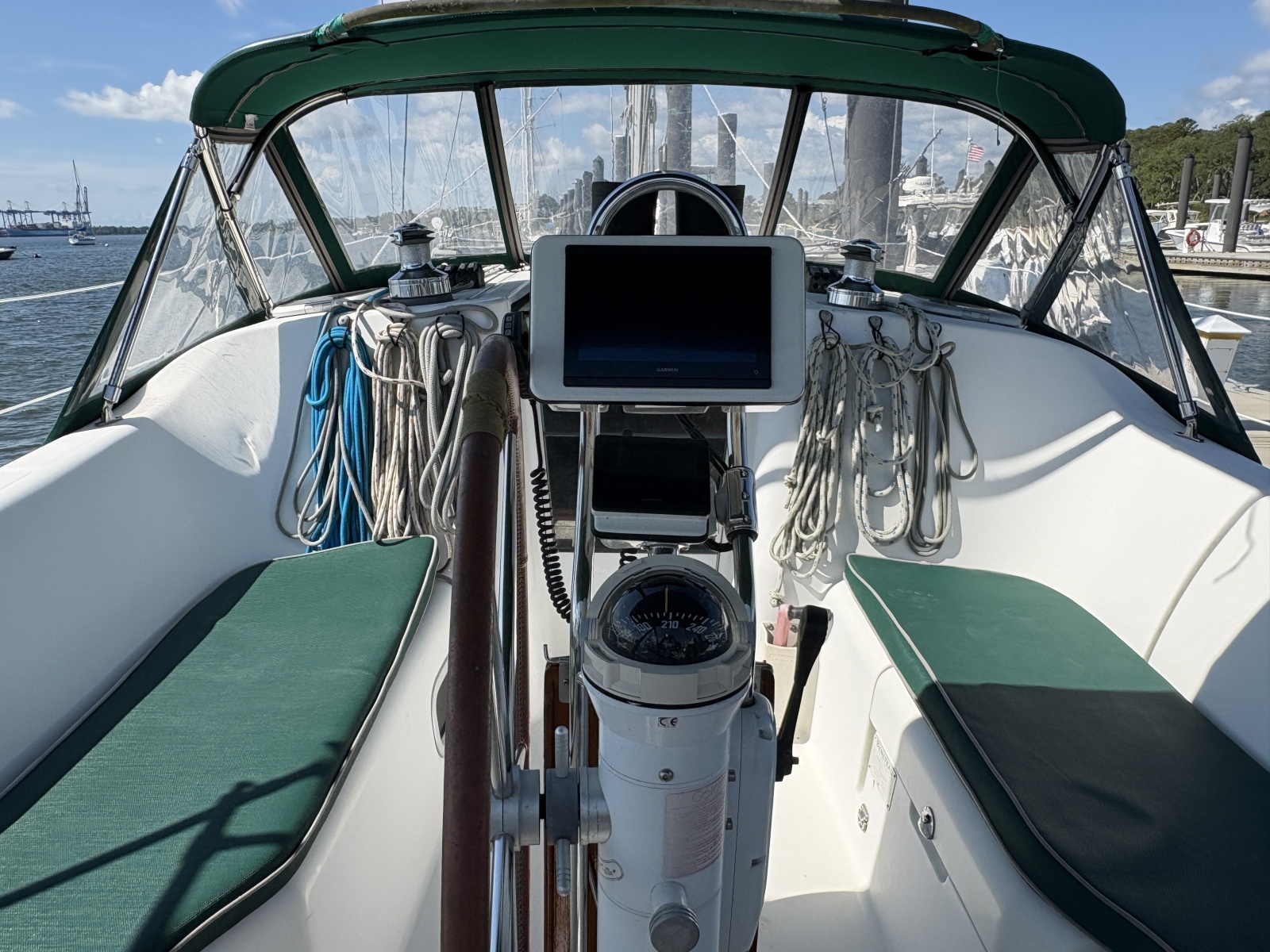 2006 Beneteau 373