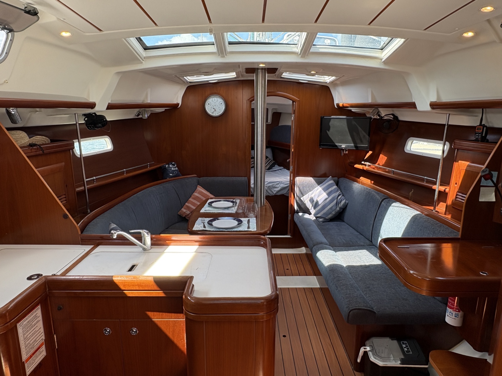 2006 Beneteau 373