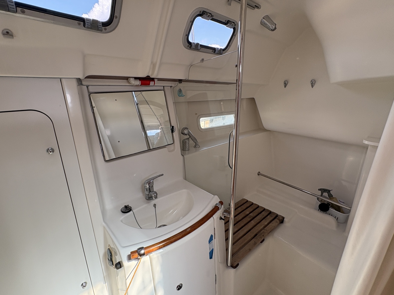 2006 Beneteau 373
