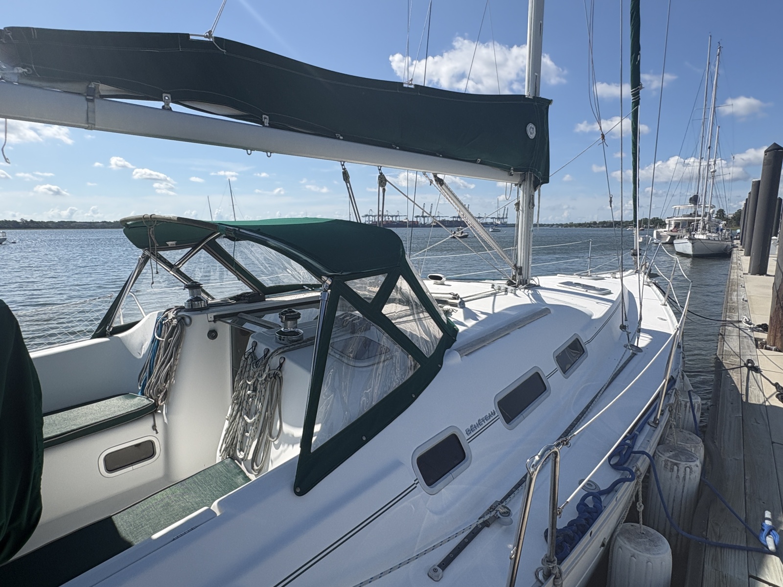 2006 Beneteau 373