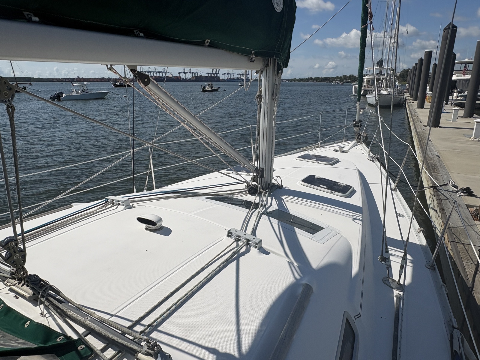 2006 Beneteau 373