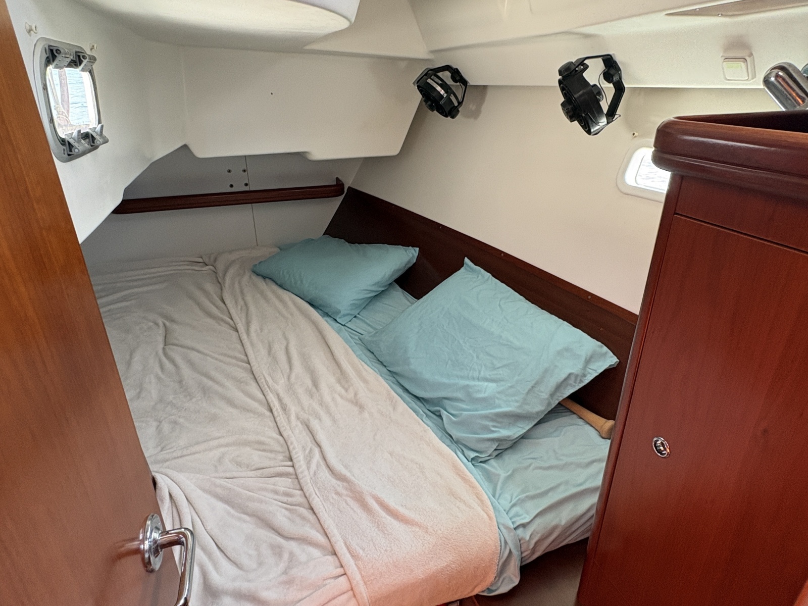 2006 Beneteau 373