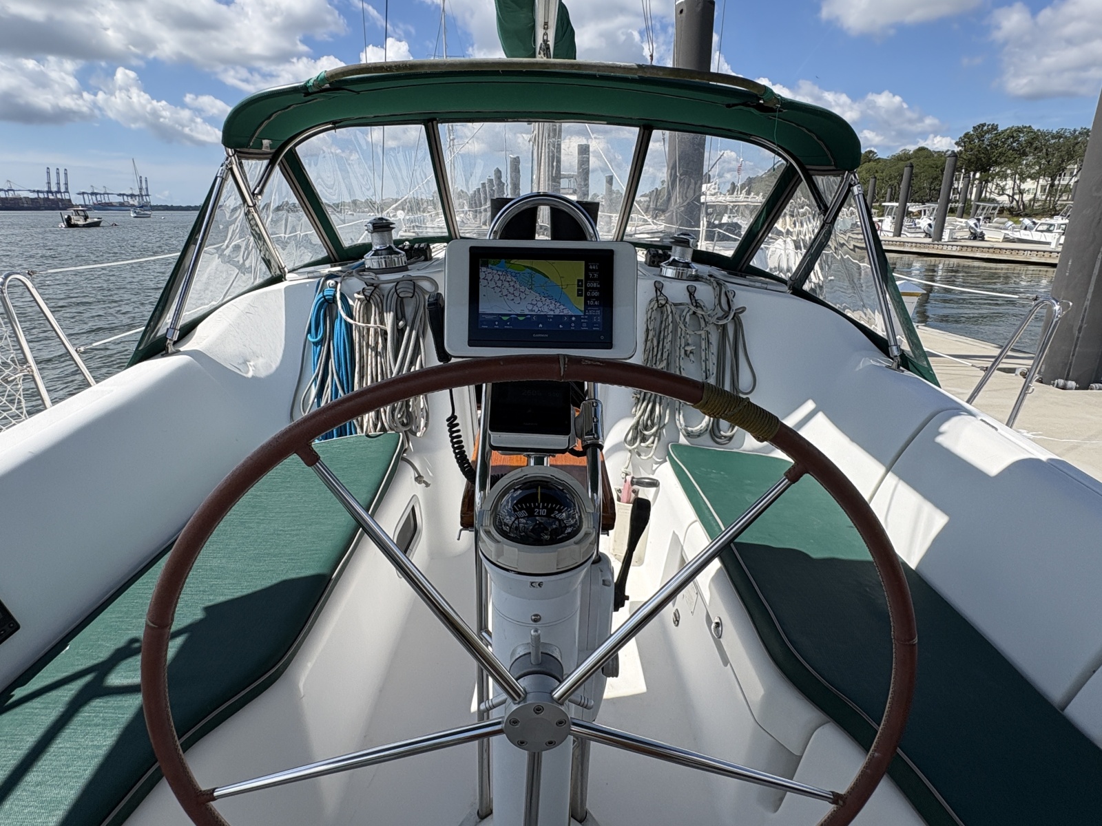 2006 Beneteau 373
