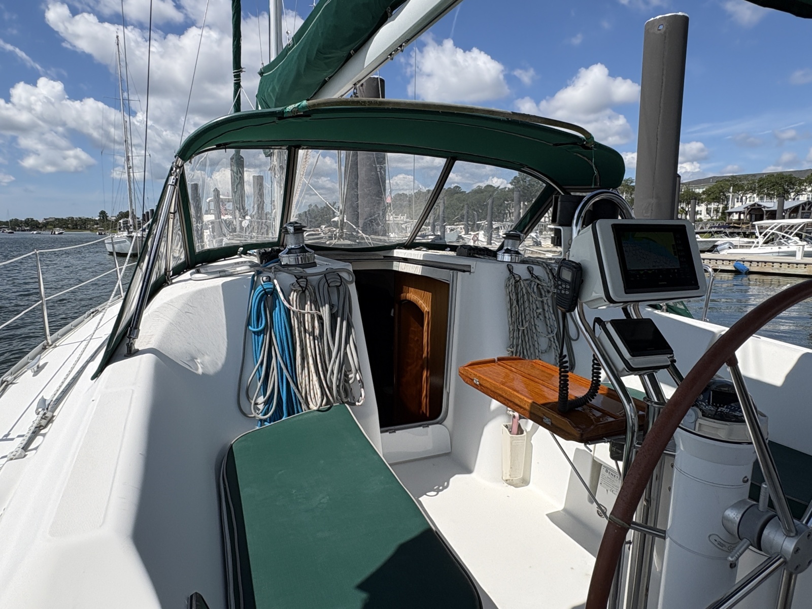 2006 Beneteau 373