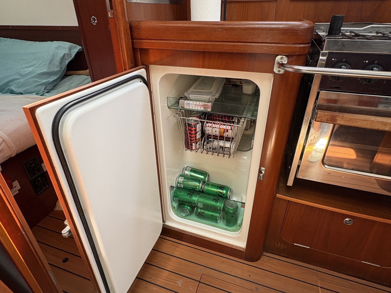 2006 Beneteau 373
