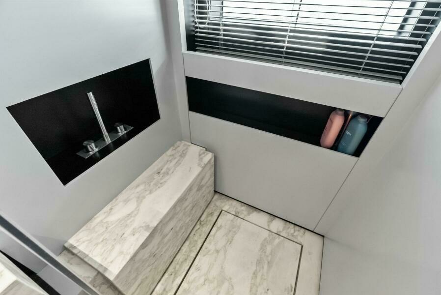 2023 Custom Line 33 Navetta