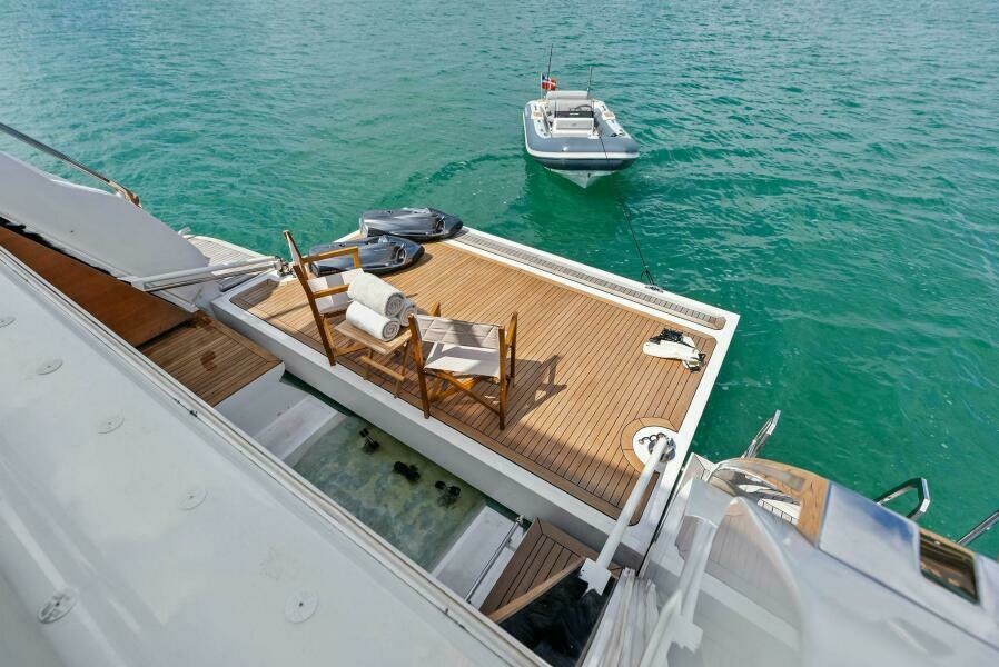 2023 Custom Line 33 Navetta