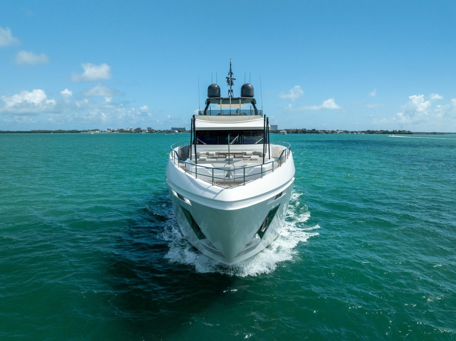 2023 Custom Line 33 Navetta