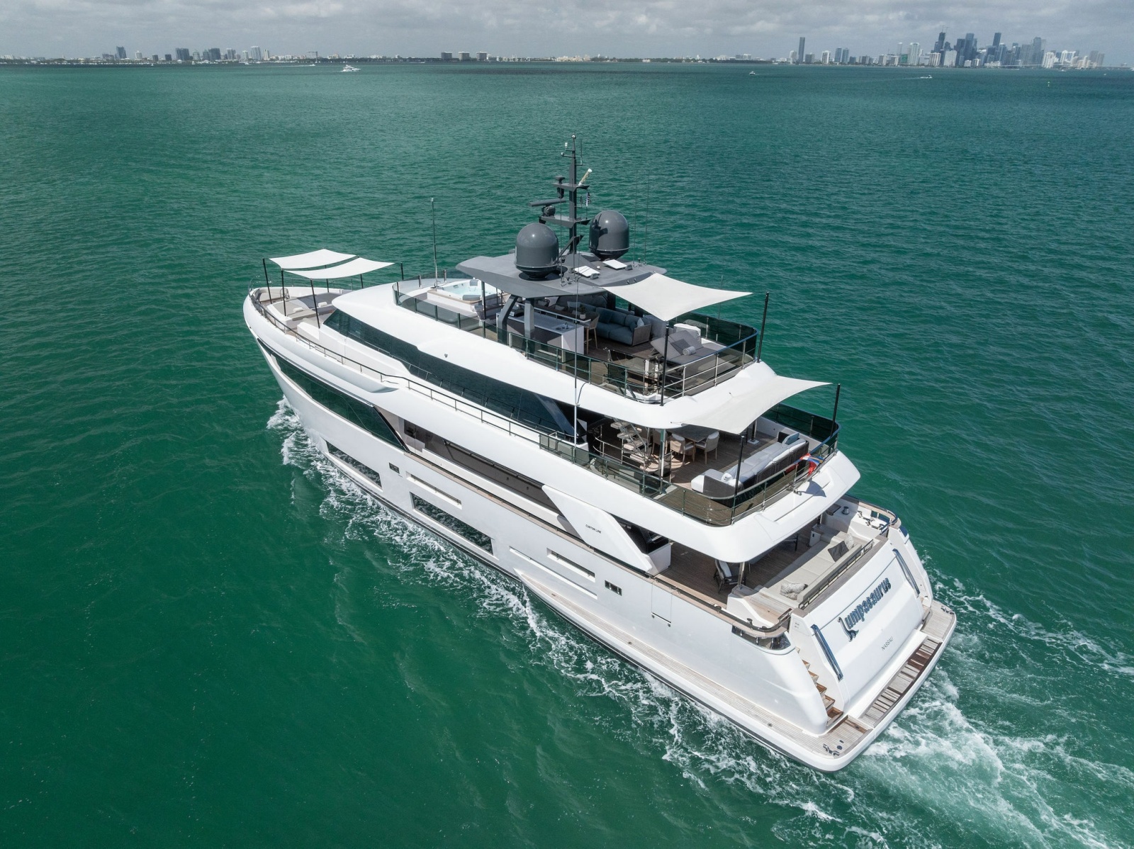 2023 Custom Line 33 Navetta