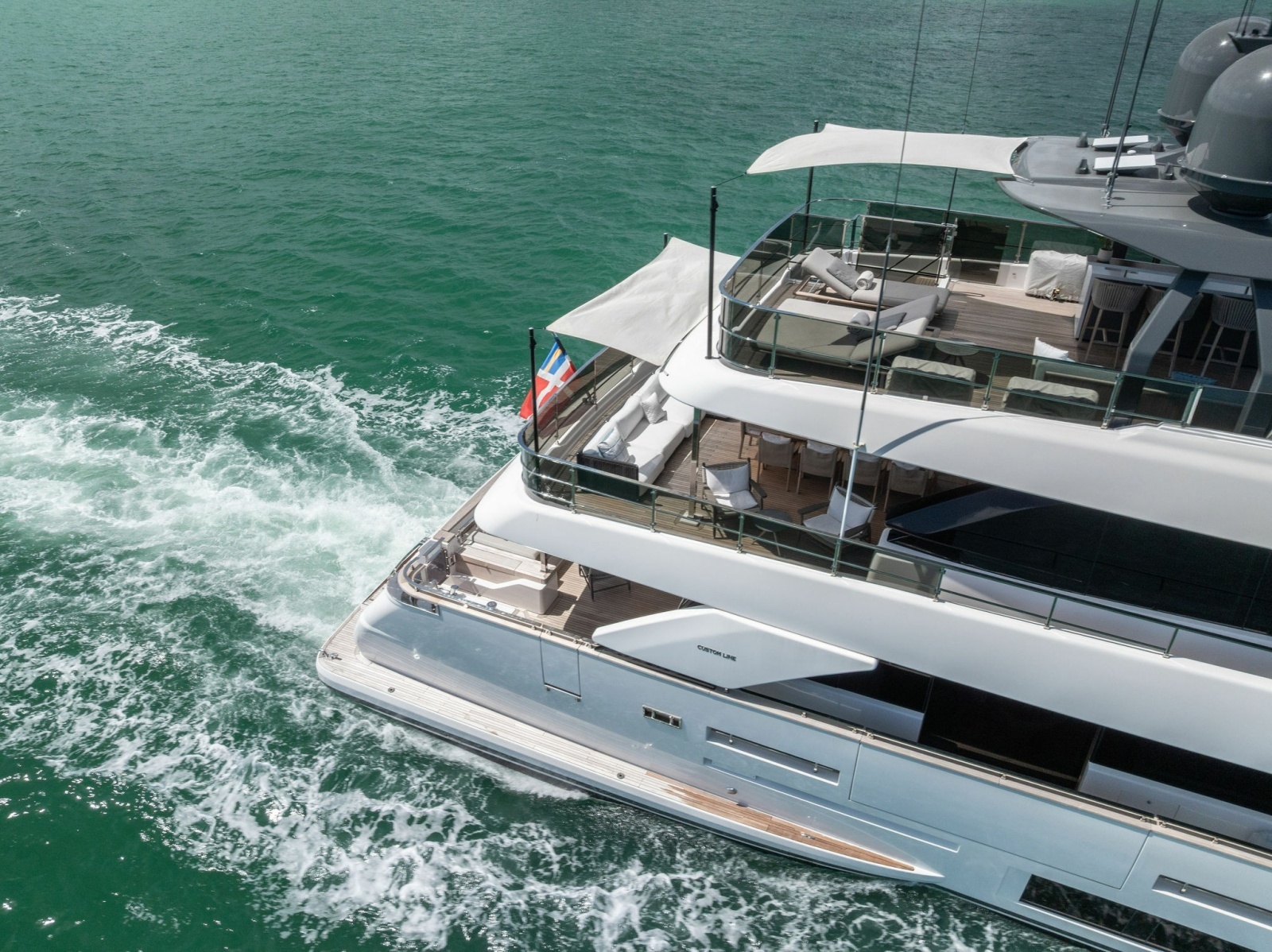 2023 Custom Line 33 Navetta