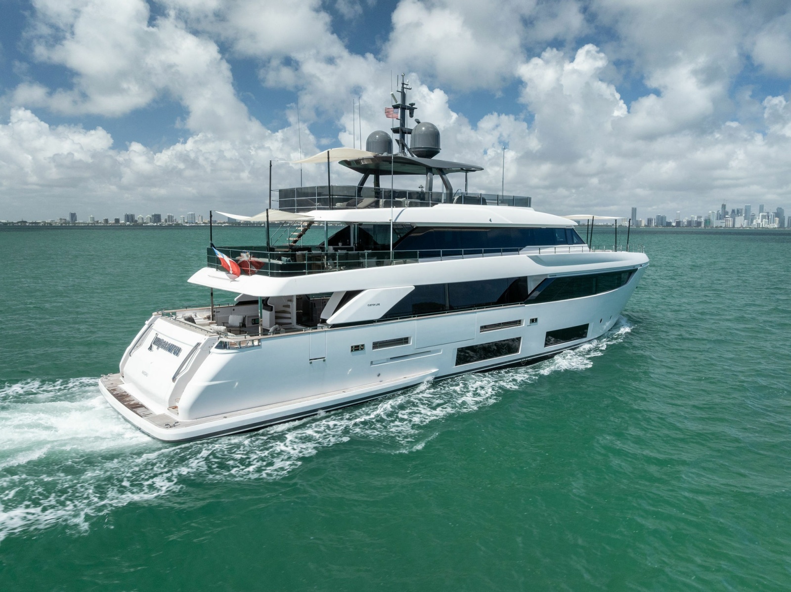 2023 Custom Line 33 Navetta