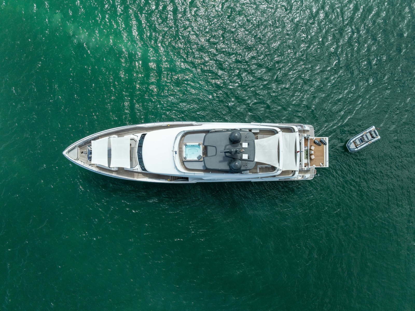 2023 Custom Line 33 Navetta