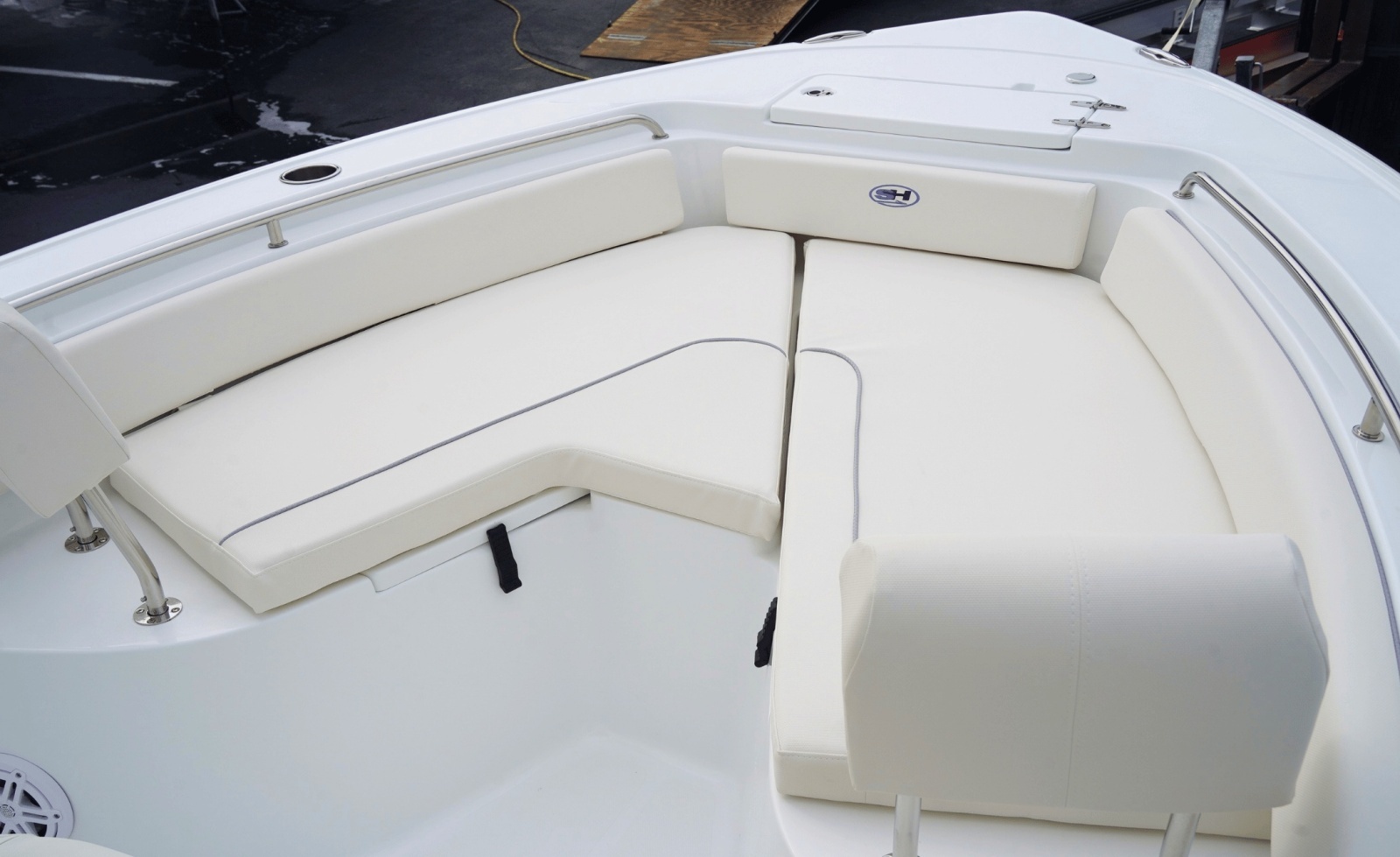 2027 Sea Hunt Ultra 229