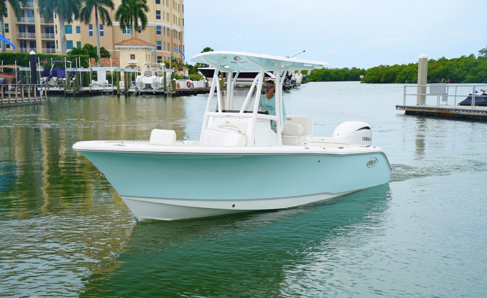 2027 Sea Hunt Ultra 229