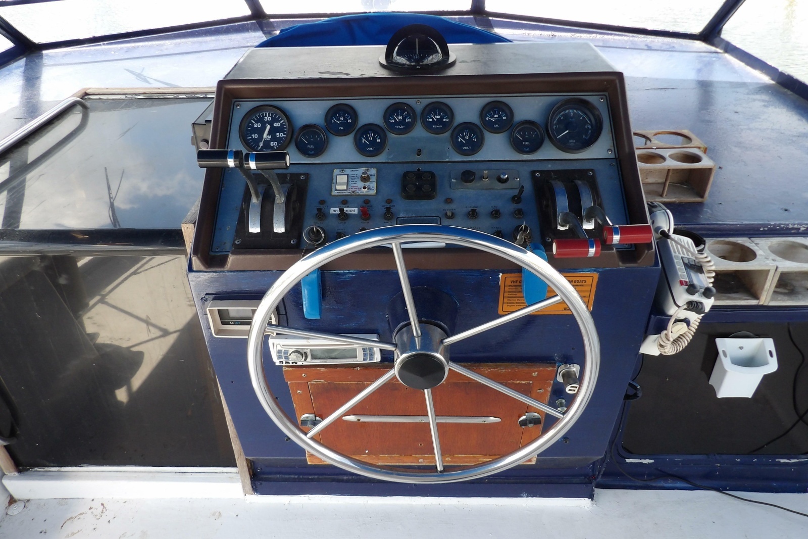 1984 Chris-Craft 381 Catalina