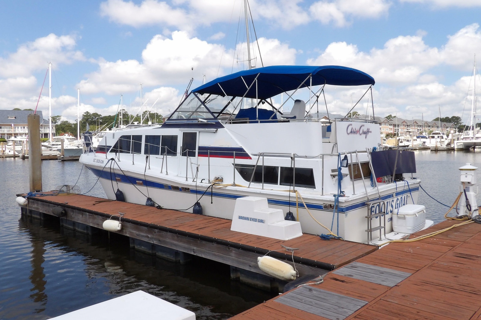 1984 Chris-Craft 381 Catalina