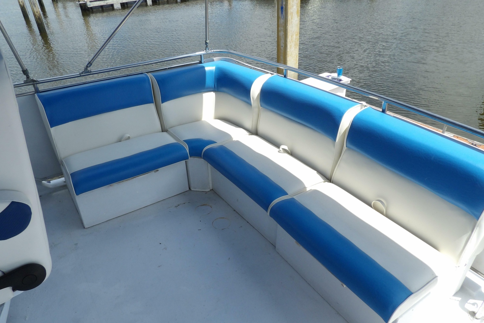 1984 Chris-Craft 381 Catalina