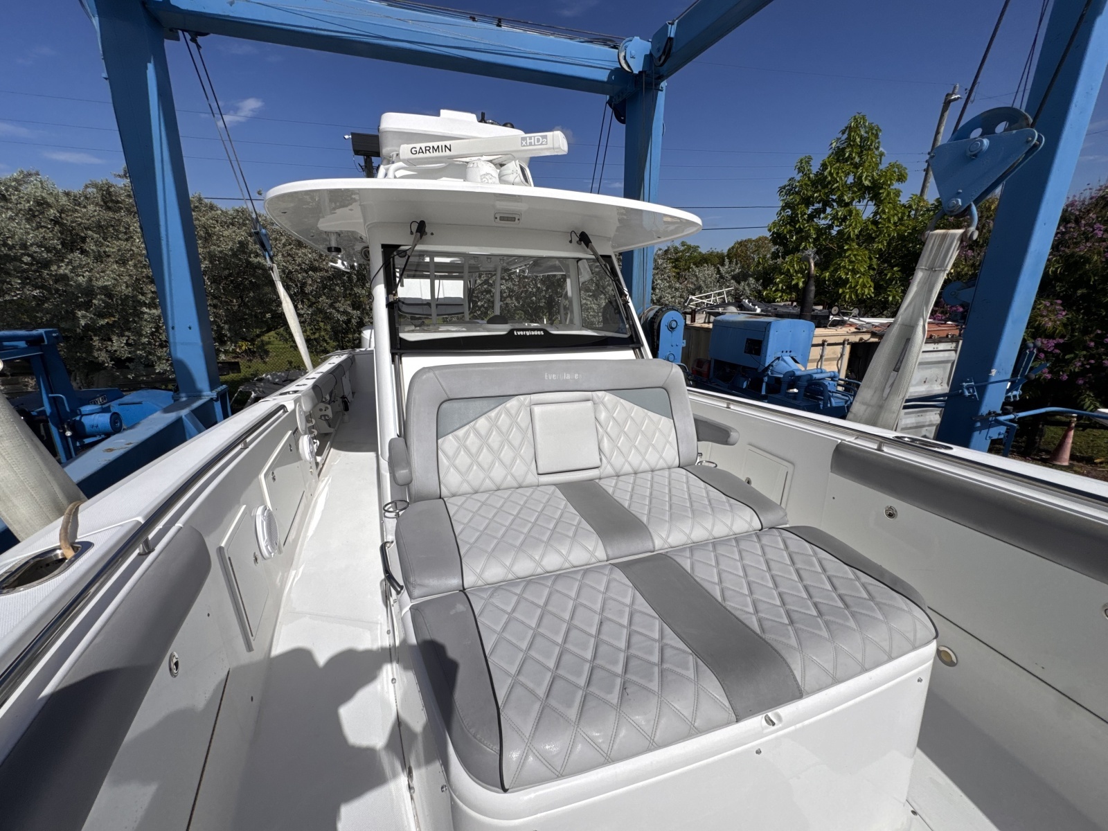 2016 Everglades 435 CC