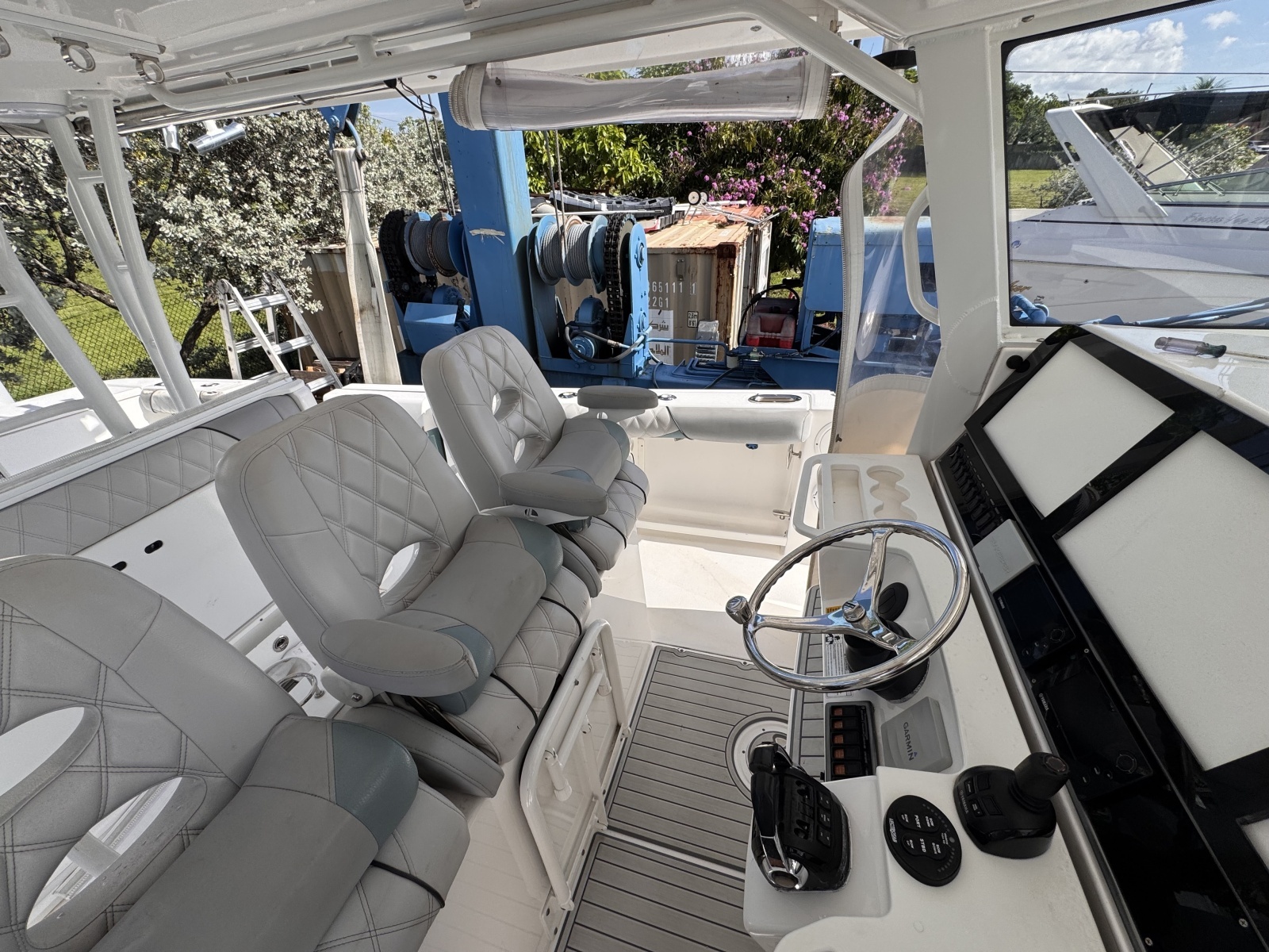 2016 Everglades 435 CC