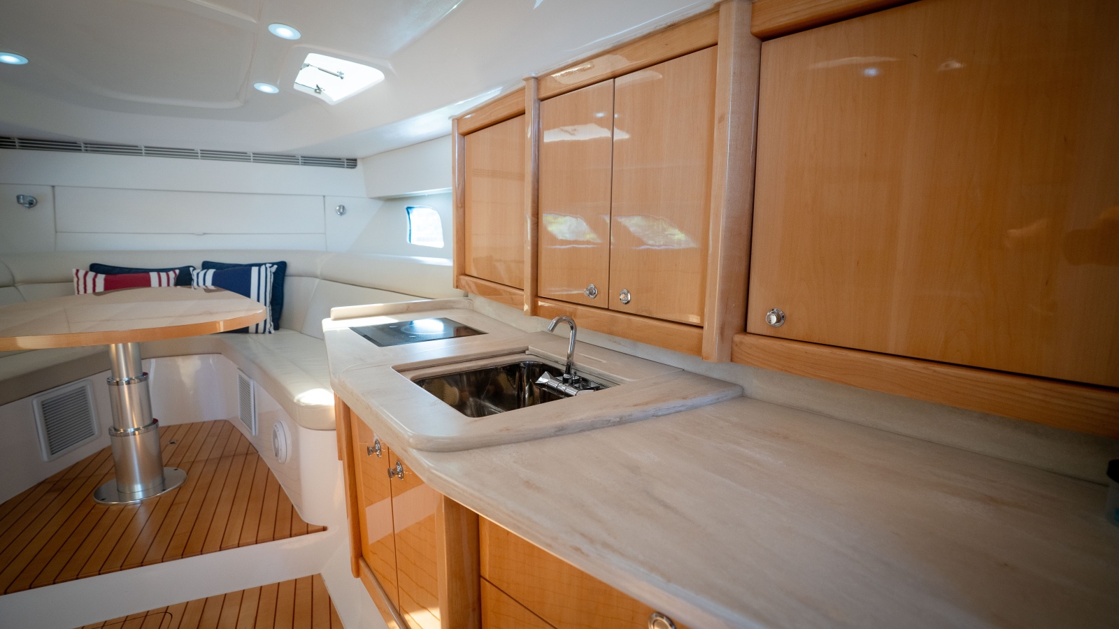 2019 Intrepid 475 Sport Yacht