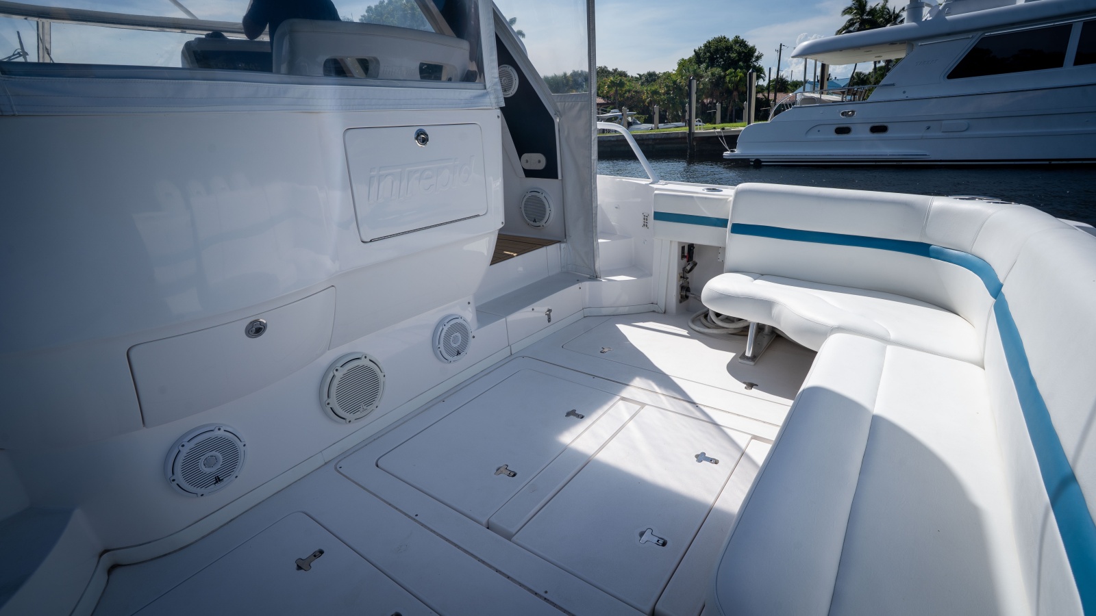 2019 Intrepid 475 Sport Yacht