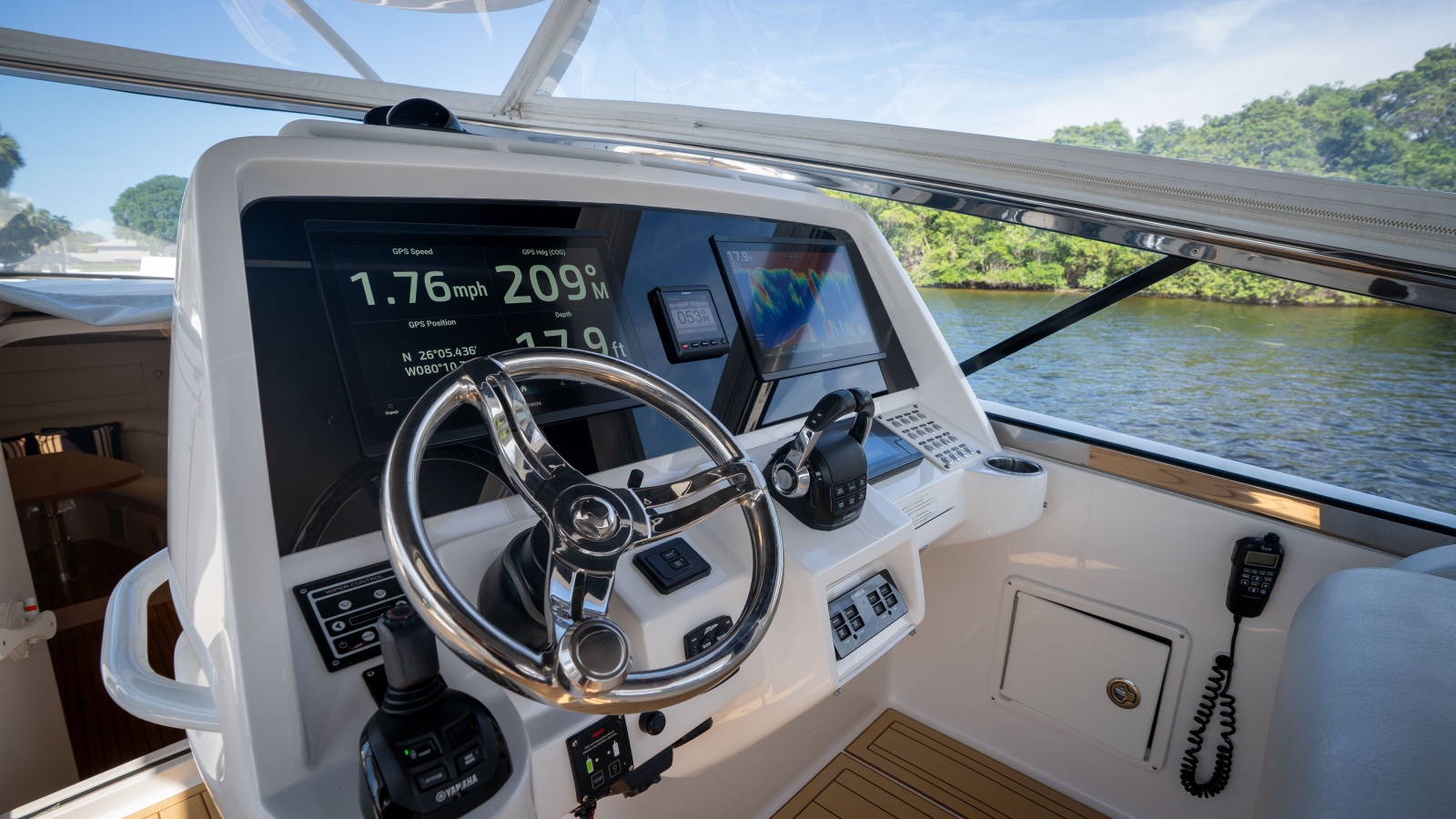 2019 Intrepid 475 Sport Yacht