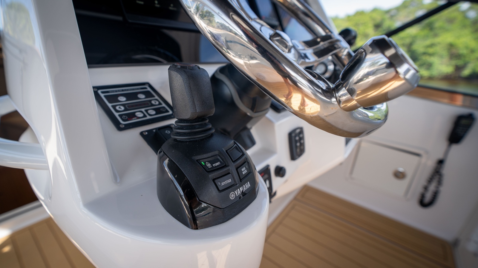 2019 Intrepid 475 Sport Yacht