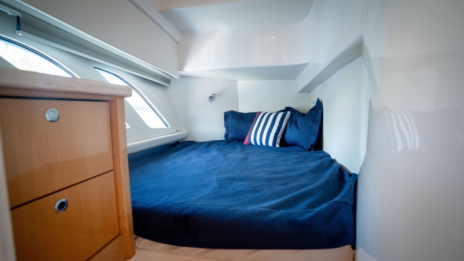 2019 Intrepid 475 Sport Yacht