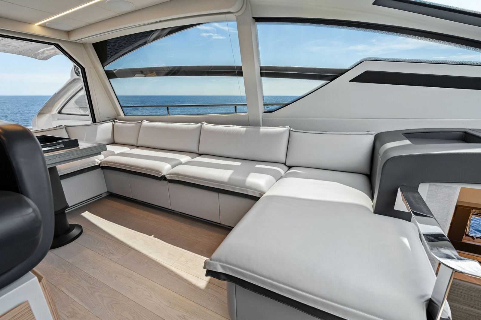 2023 Pershing 6X