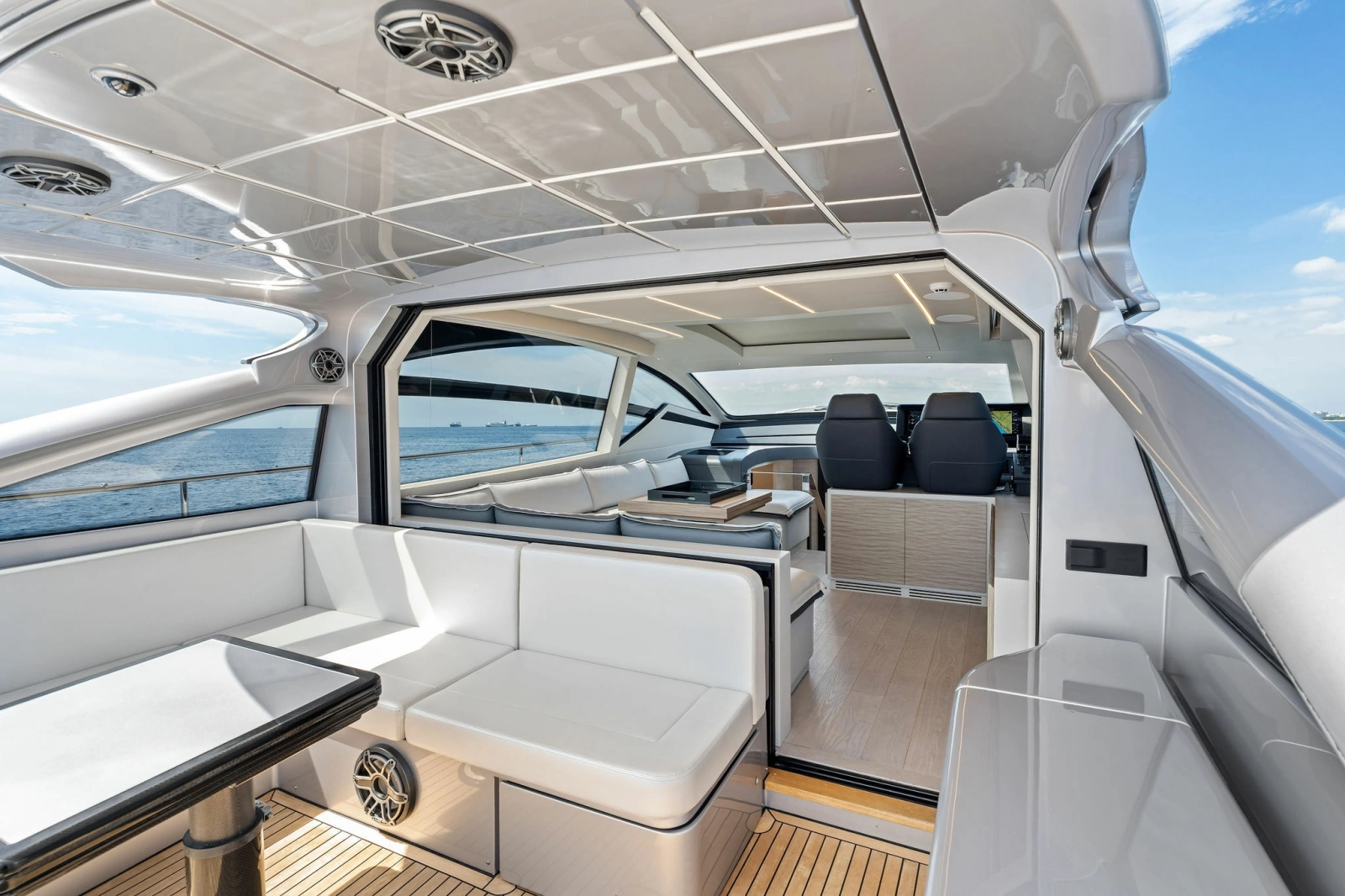 2023 Pershing 6X
