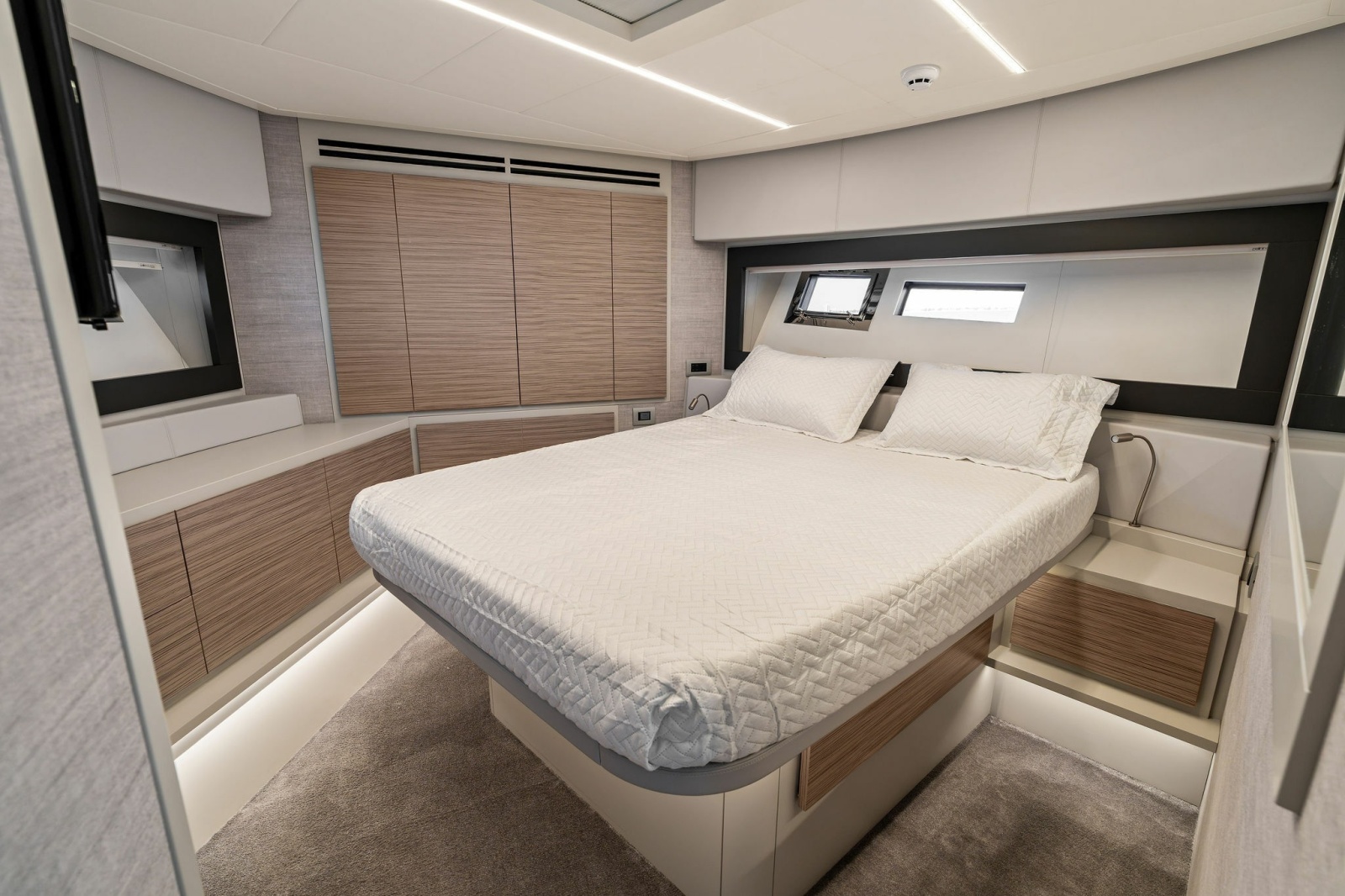 2023 Pershing 6X