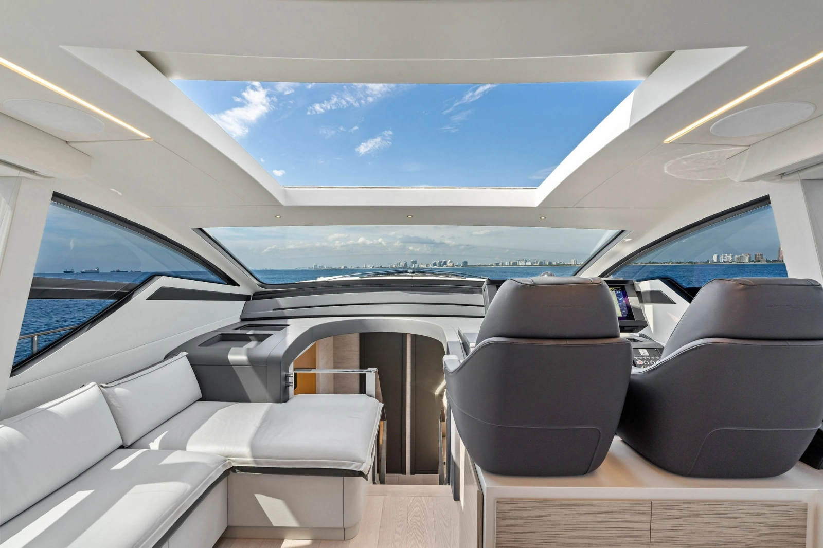 2023 Pershing 6X