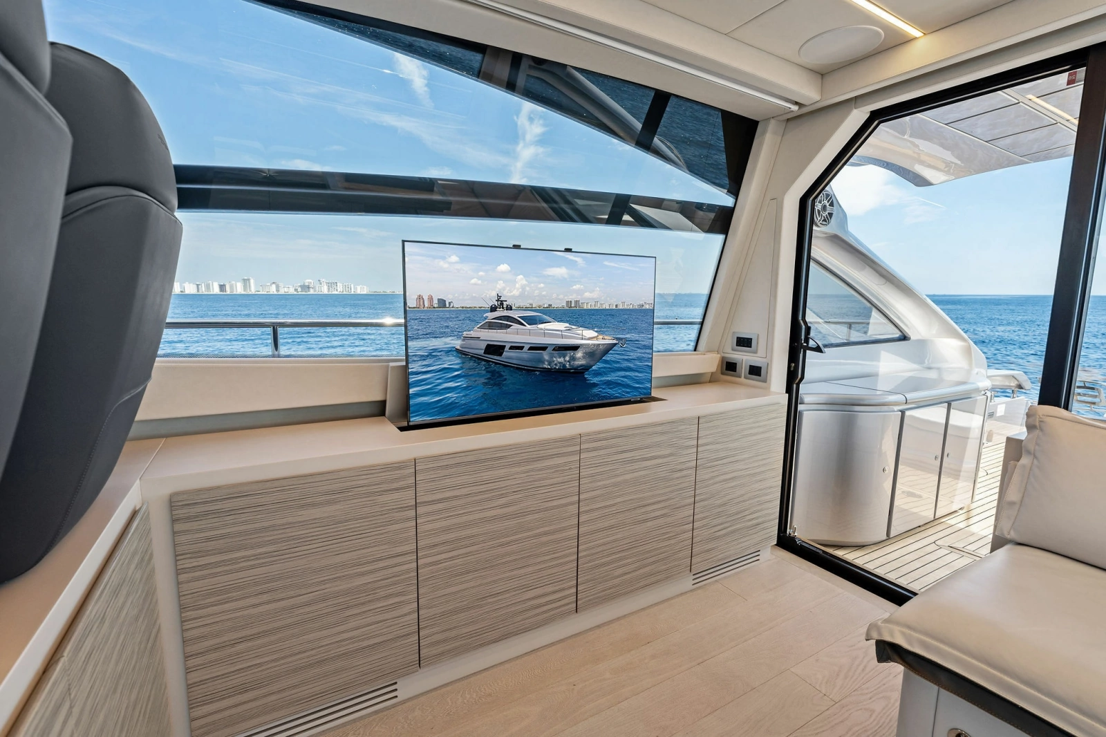 2023 Pershing 6X