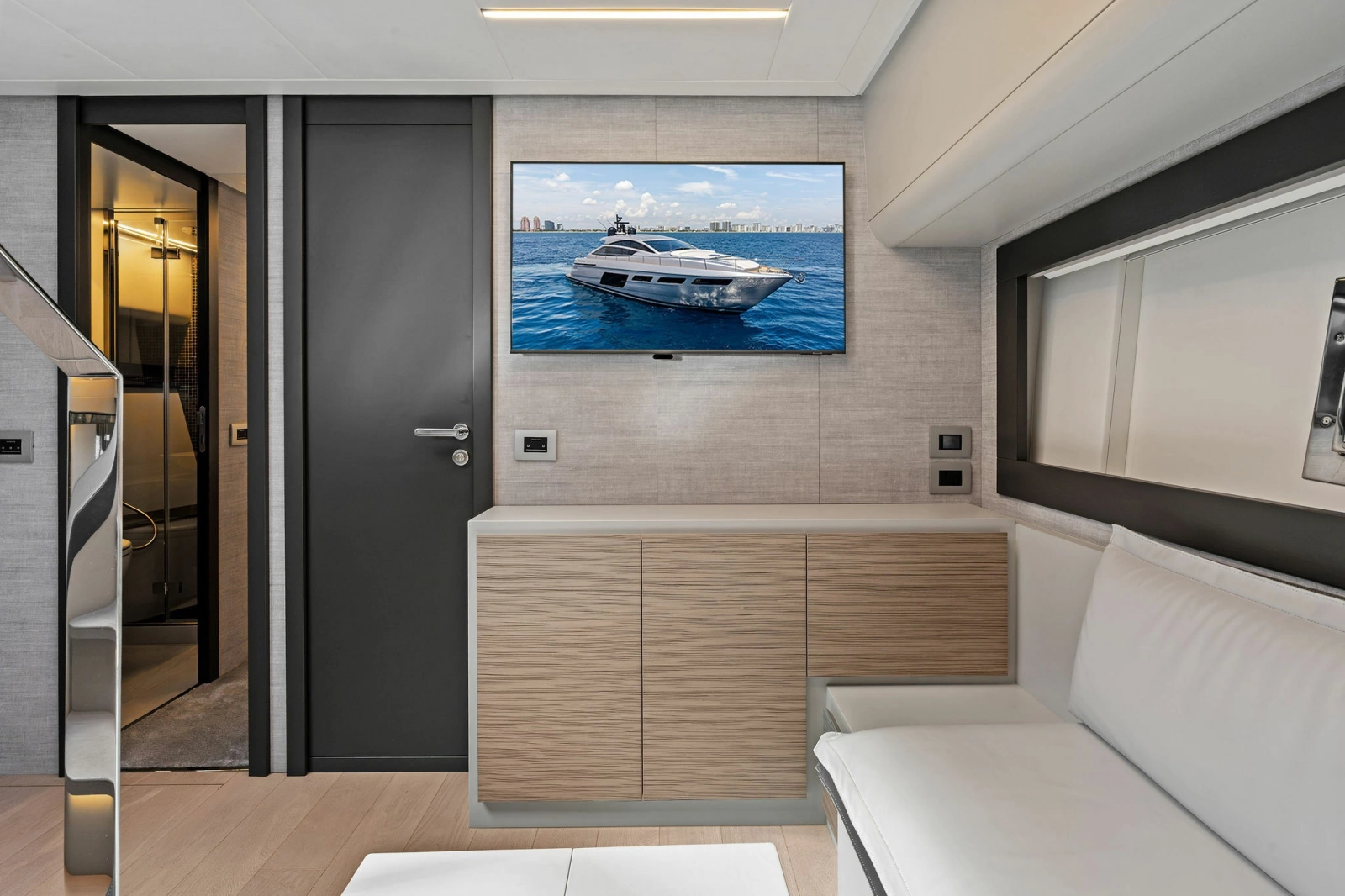 2023 Pershing 6X