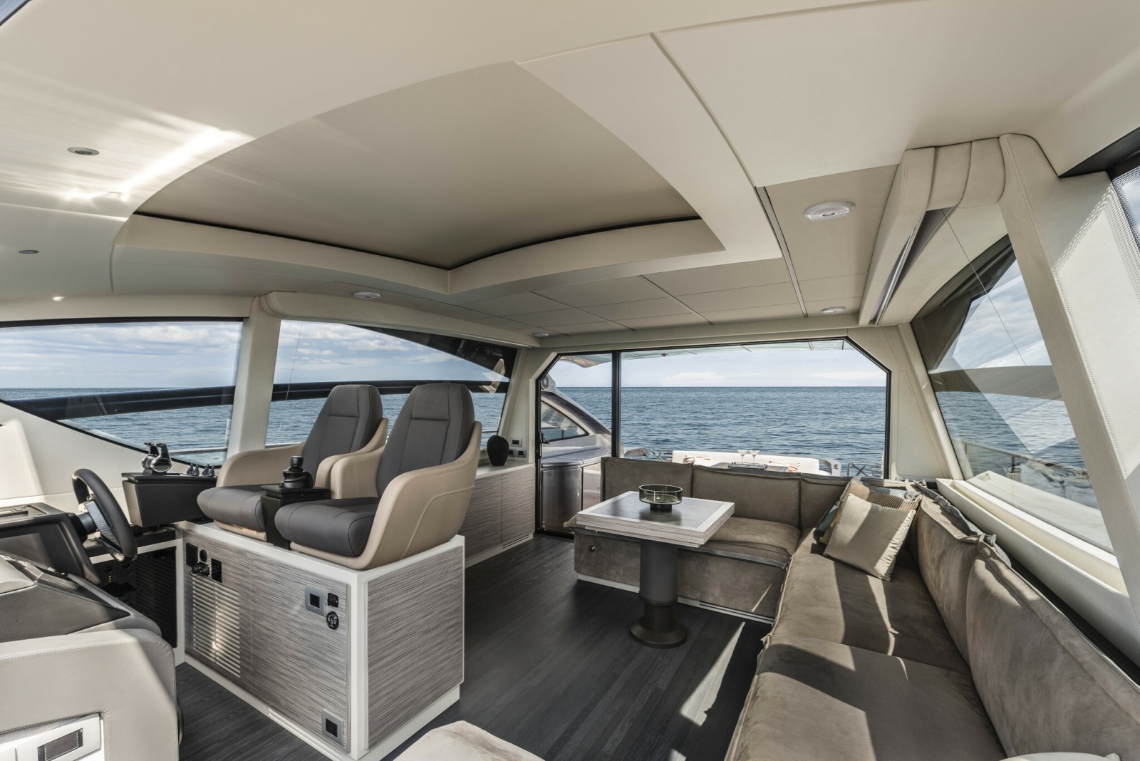 2023 Pershing 6X