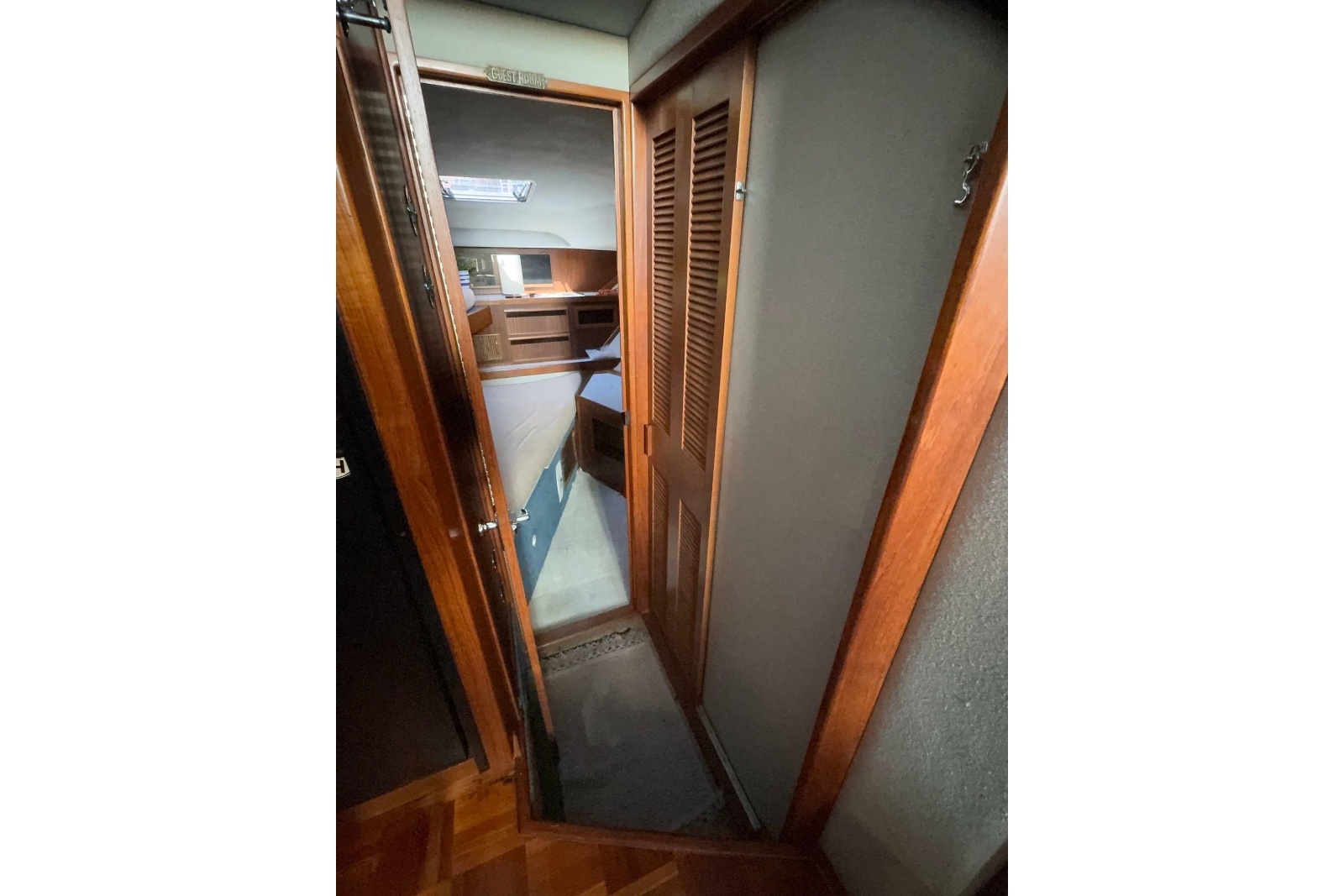 1988 Sea Ray 415 Aft Cabin