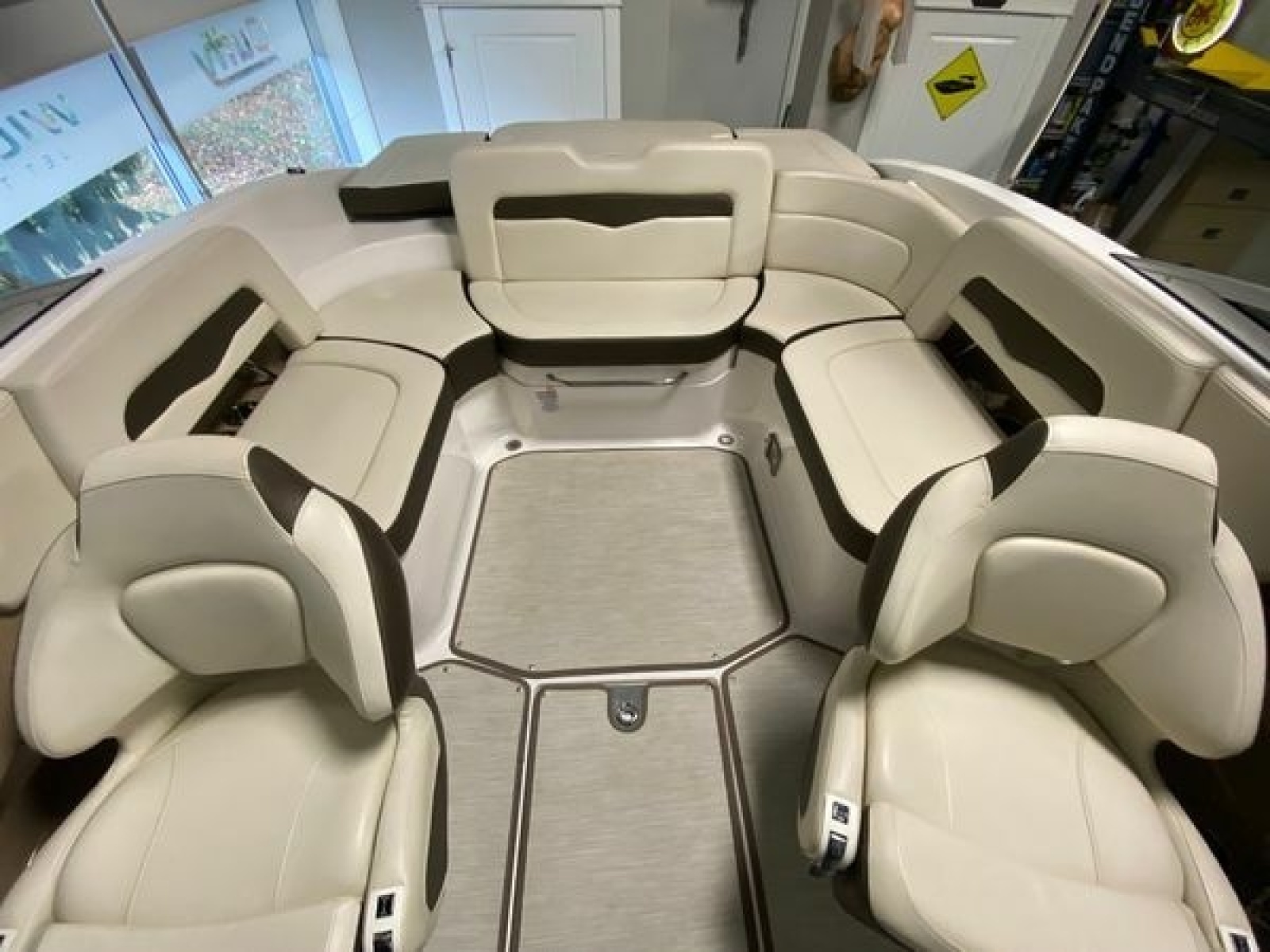 2020 Chaparral 24 SSI