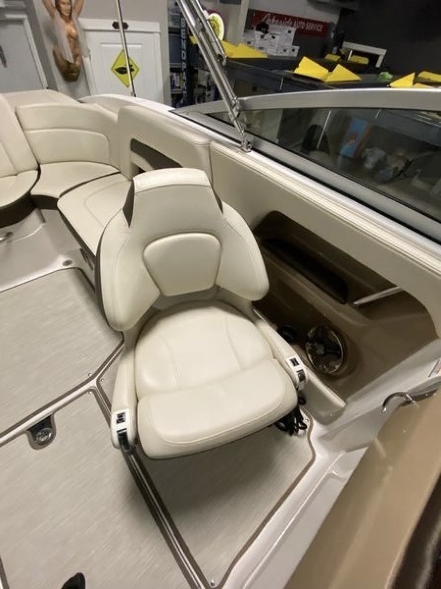 2020 Chaparral 24 SSI