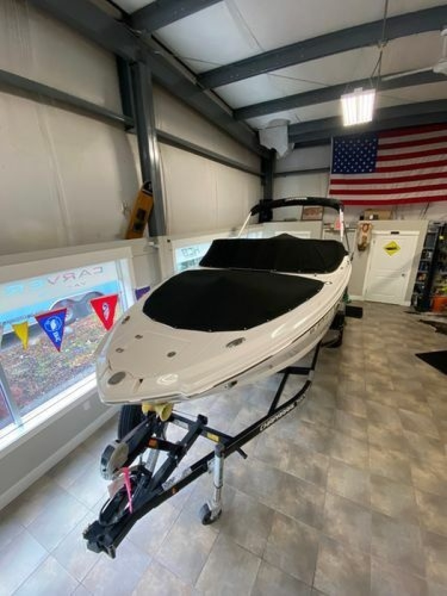 2020 Chaparral 24 SSI