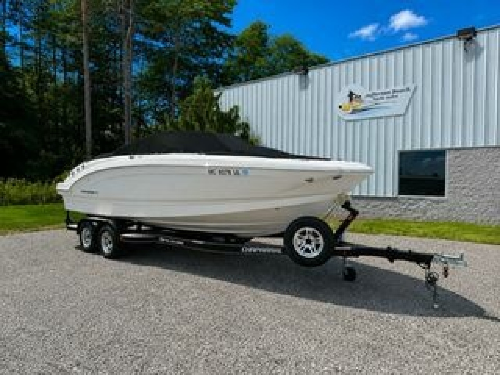 2020 Chaparral 24 SSI