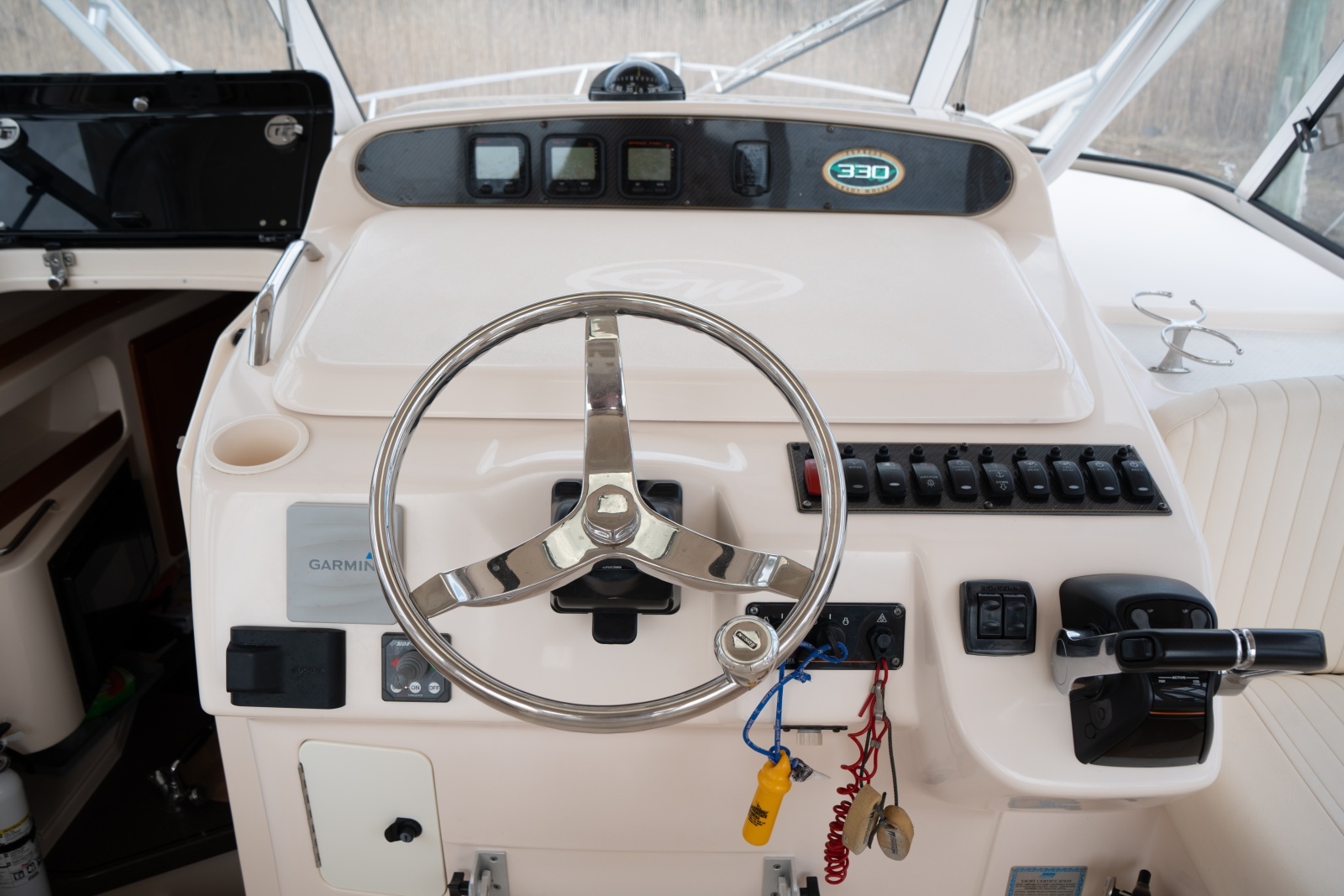 2009 Grady-White Express 330