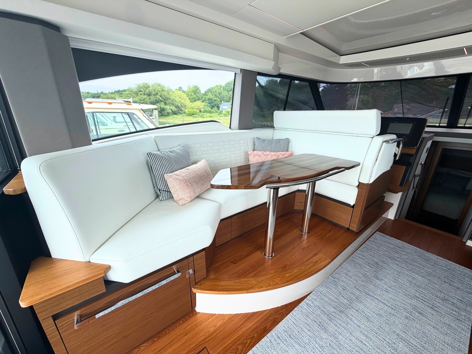 2025 Tiara Yachts 48 LE