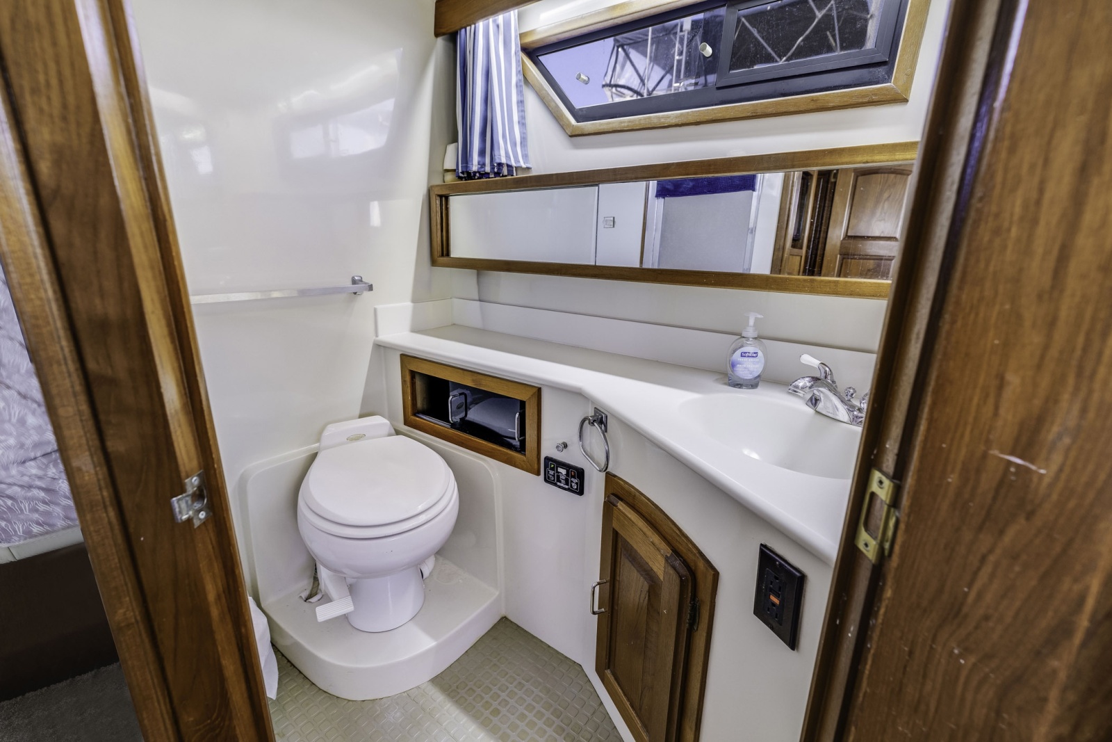 1989 Californian 45 Motor Yacht