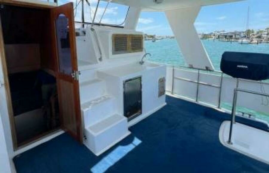 2007 Heritage East 36 Sundeck Trawler