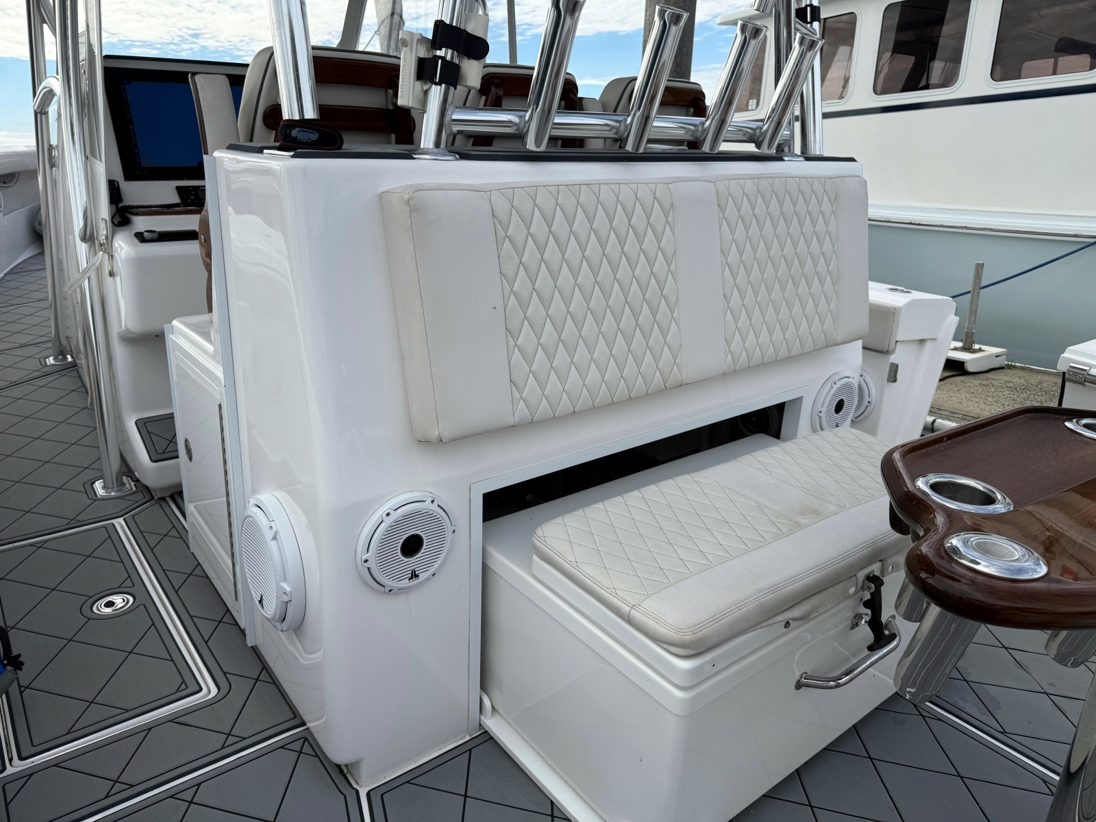 Front Runner 39 LONESOME COWBOY - Aft Seating