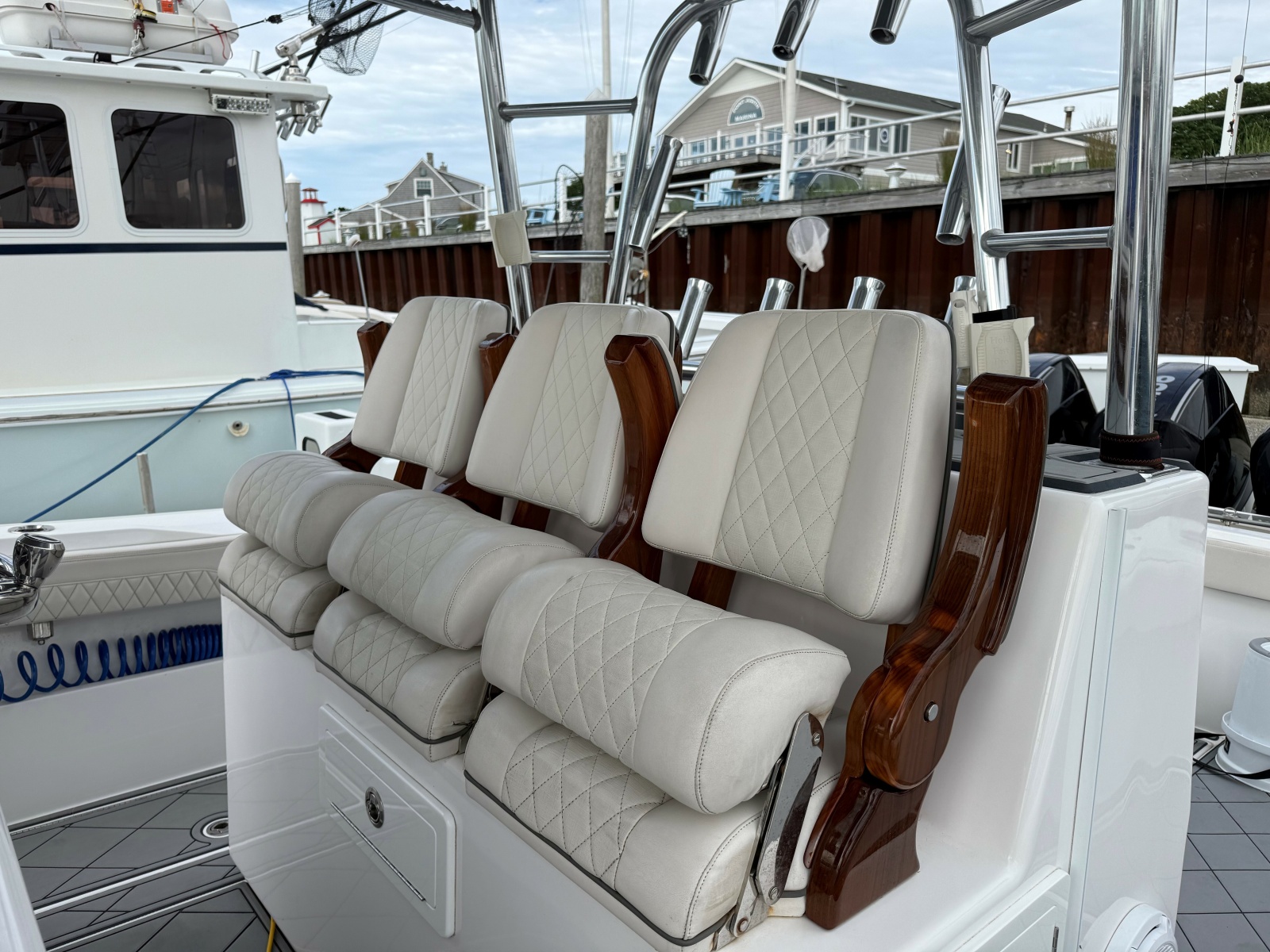 Front Runner 39 LONESOME COWBOY - Helm Seating