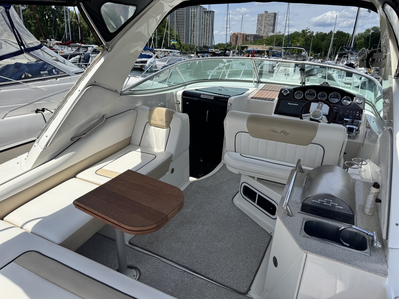 2010 Sea Ray 310 Sundancer