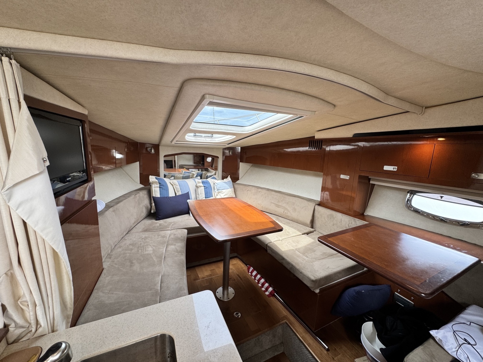 2010 Sea Ray 310 Sundancer