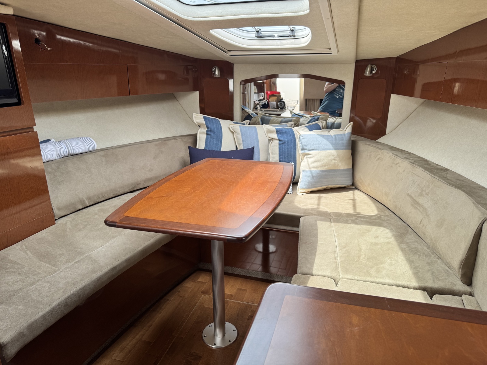 2010 Sea Ray 310 Sundancer